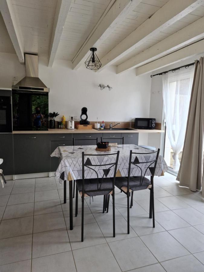 Loft Ravissant Avec Parking Gratuit Sur Place Ledat Kültér fotó